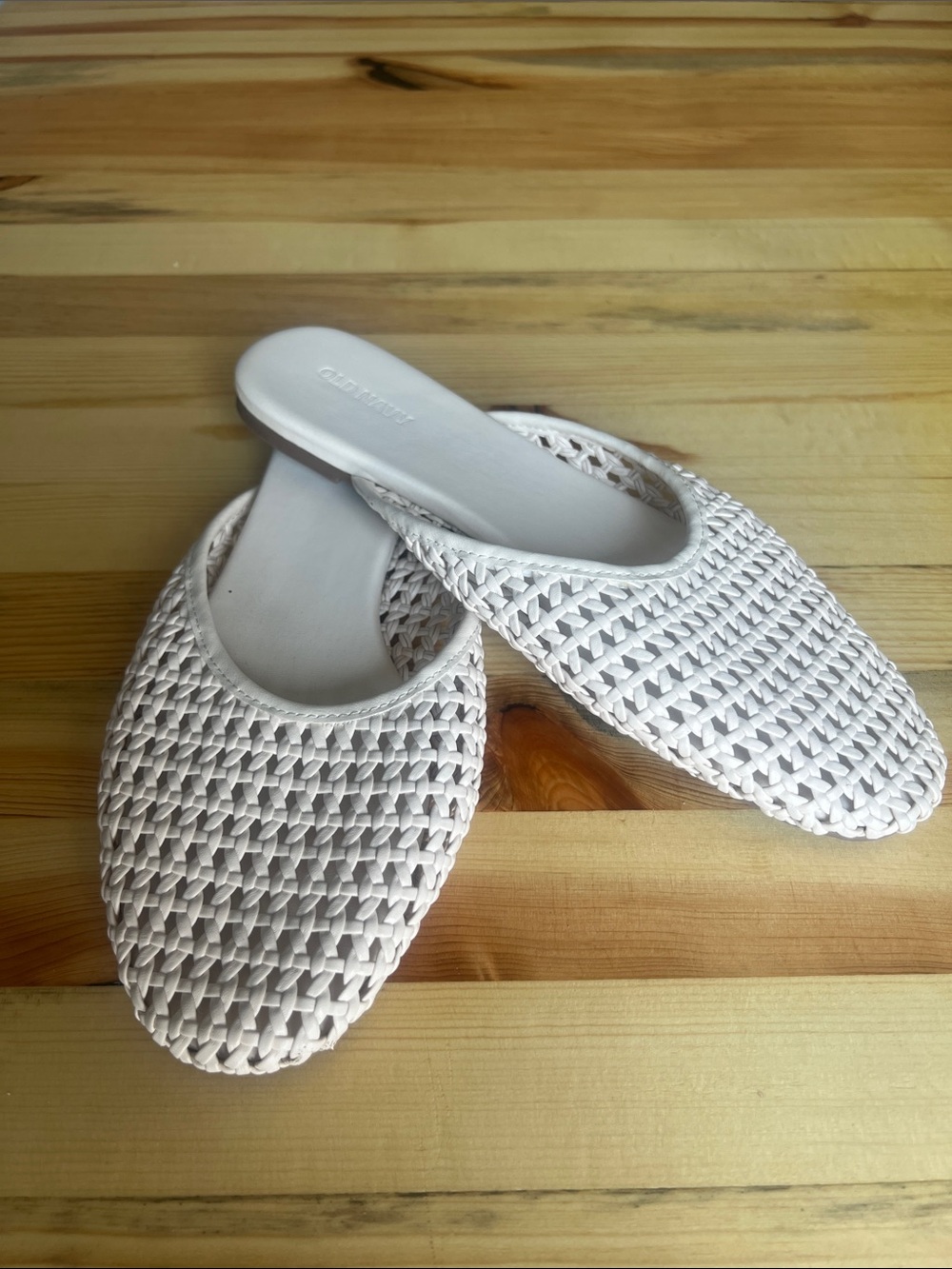 Old Navy Woven Slip-On Mules in White - Women Shoes